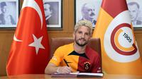 BRI Super League: Duduk di Belakang Pieter Tanuri, Dries Mertens Fix ke Bali United?