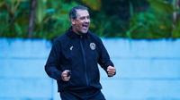 BRI Super League: Marcos Santos, Pelatih Arema FC yang Antimedsos